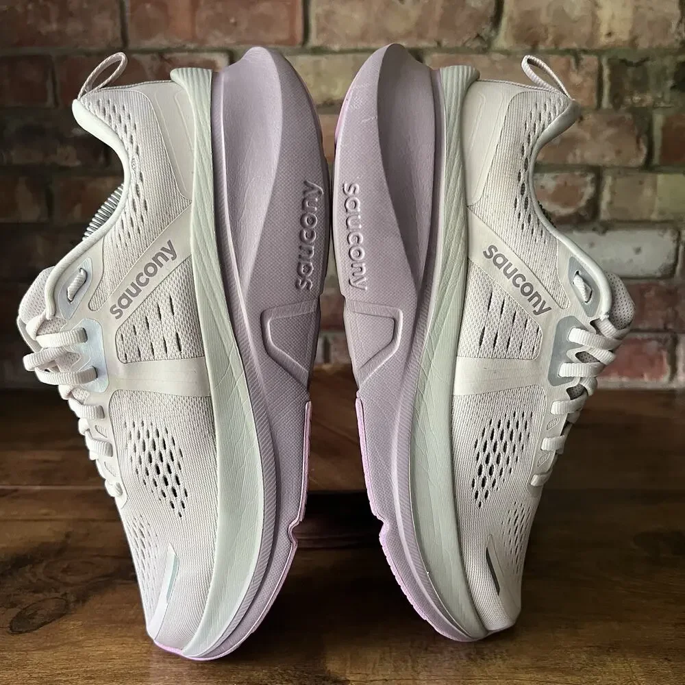 Saucony Guide 18 Cushioned Women Size 9 Cream Lavender Running Shoes Sneakers